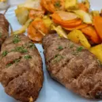 Lulia Kebab im Ofen mit Gemüsebeilage